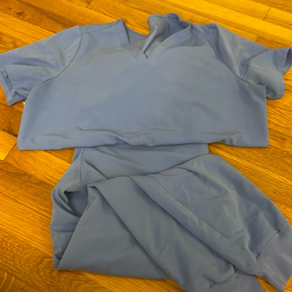 Figs Size L top and M pants scrub set!